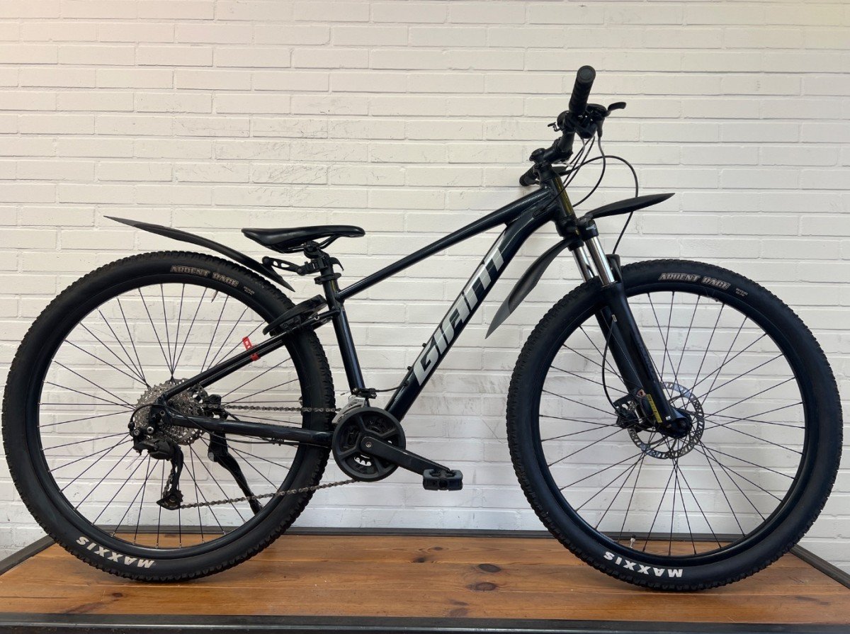 Giant Talon Zwart 40cm S 2021