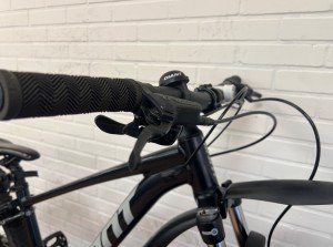 Giant Talon Zwart 40cm S 2021