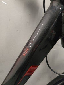 Vyber E1 D53 Shiny Pearl Black / Red 2022 Dames Shiny Pearl Black / Red 53cm 2022